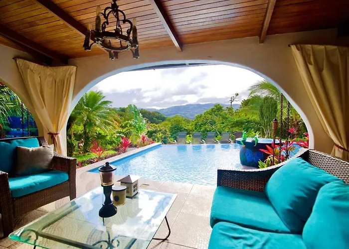 Hotel Toucan Lane *