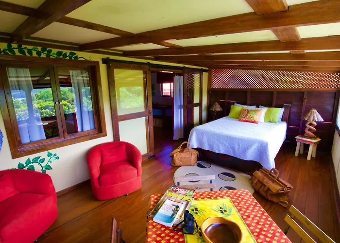 Toucan Lane Hotel *