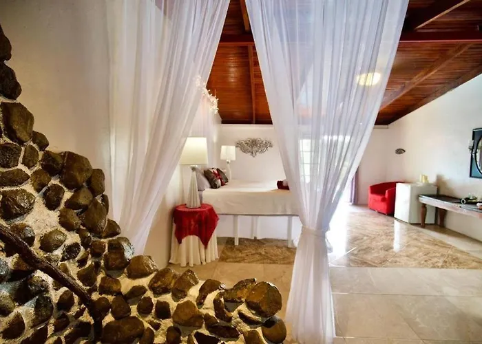 Toucan Lane Hotel